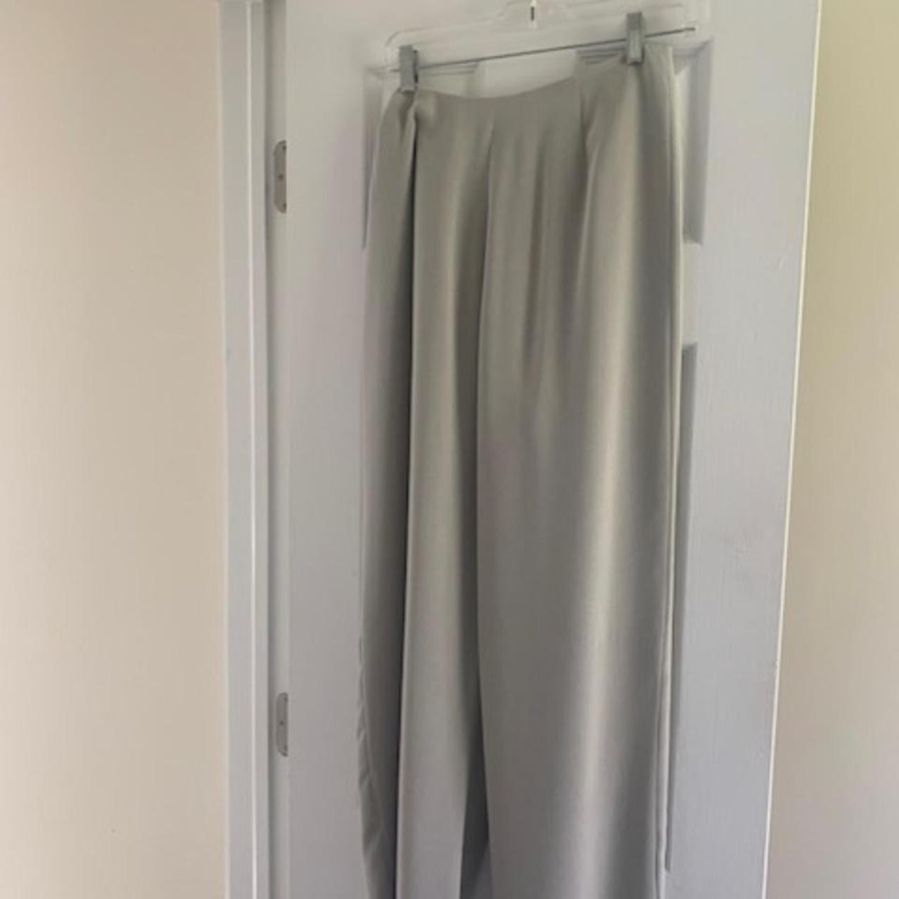 Giorgio Armani Le Collezioni Pants, size 8.